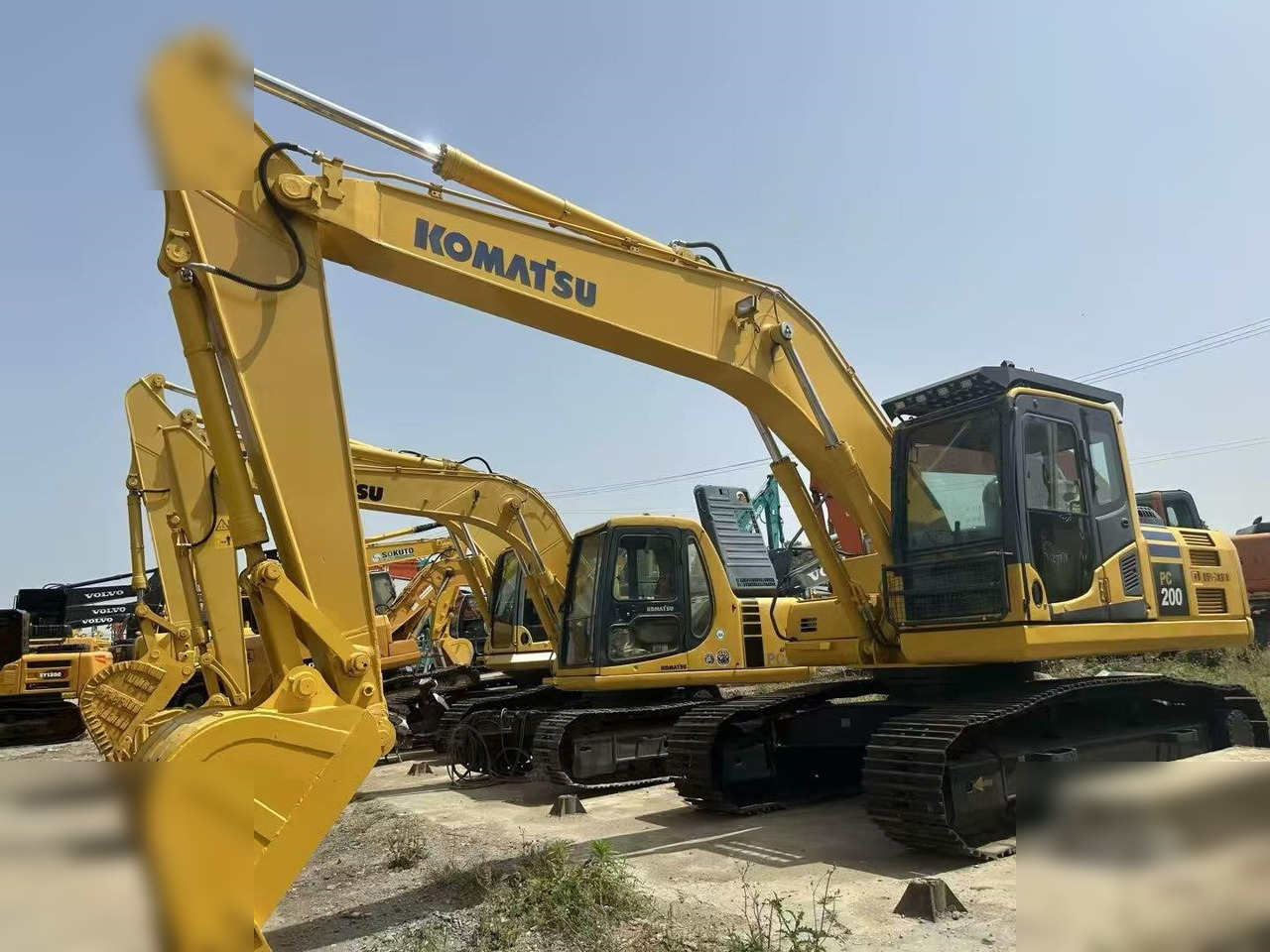 KOMATSU PC200-8 - Гусеничний екскаватор: фото 1 KOMATSU PC200-8 - Гусеничний екскаватор: фото 1