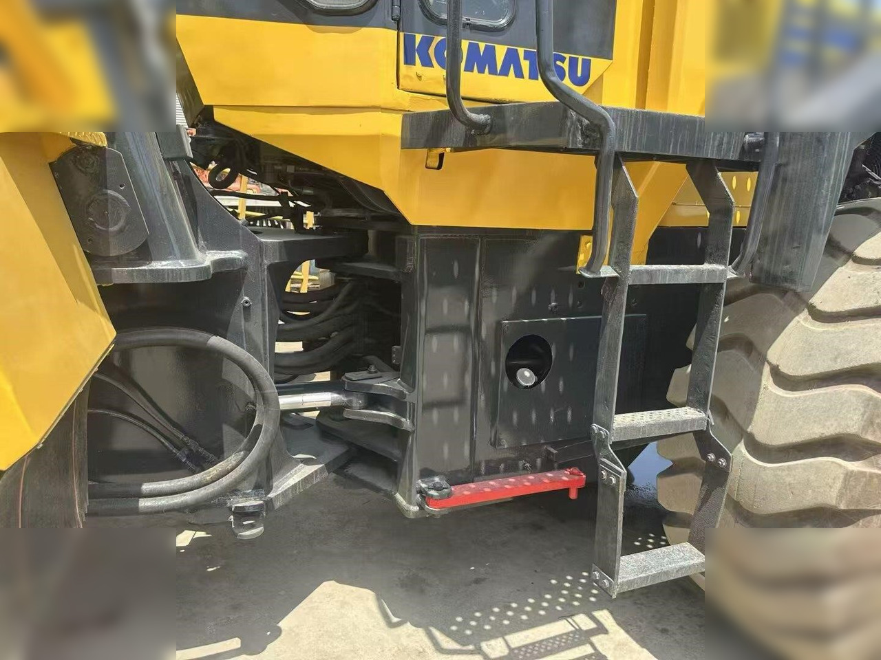 Колісний навантажувач KOMATSU WA470-3: фото 14