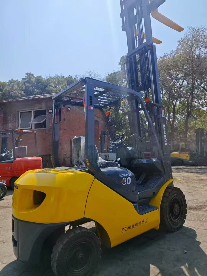 Komatsu FD50 - Дизельний навантажувач: фото 3 Komatsu FD50 - Дизельний навантажувач: фото 3