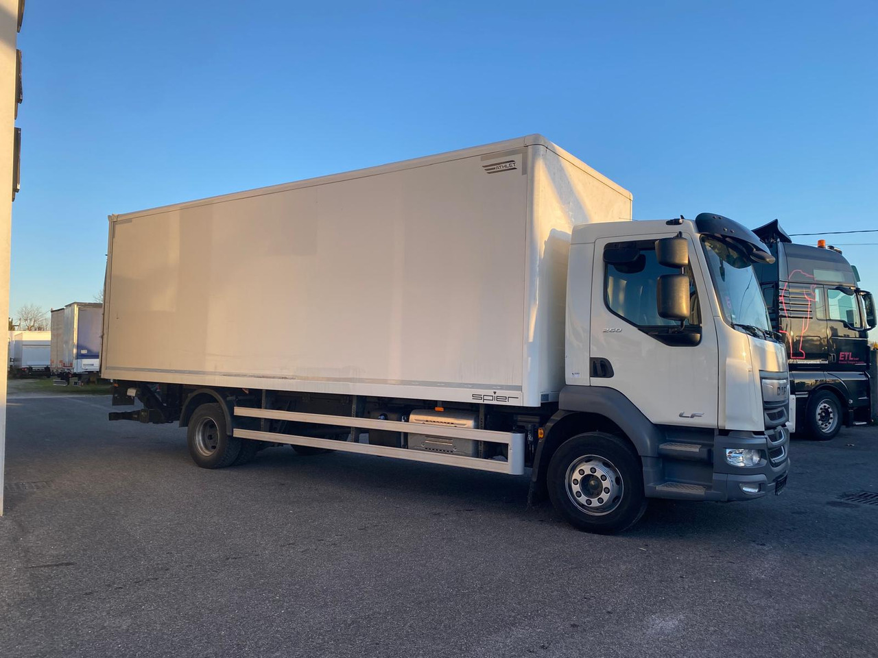 DAF LF 260 FA - Вантажівка з закритим кузовом: фото 2 DAF LF 260 FA - Вантажівка з закритим кузовом: фото 2