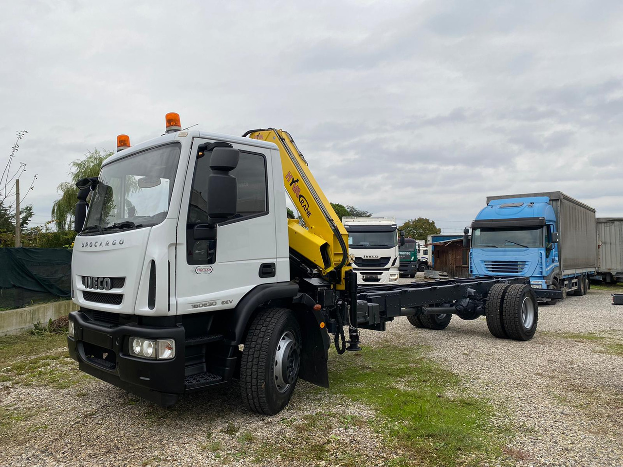 IVECO 180E30 - Вантажівка шасі: фото 1 IVECO 180E30 - Вантажівка шасі: фото 1