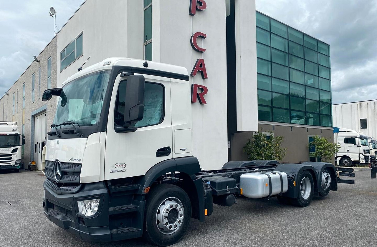 MERCEDES ANTOS 25.40 MOTRICE 3 ASSI TELAIO - Вантажівка шасі: фото 1 MERCEDES ANTOS 25.40 MOTRICE 3 ASSI TELAIO - Вантажівка шасі: фото 1