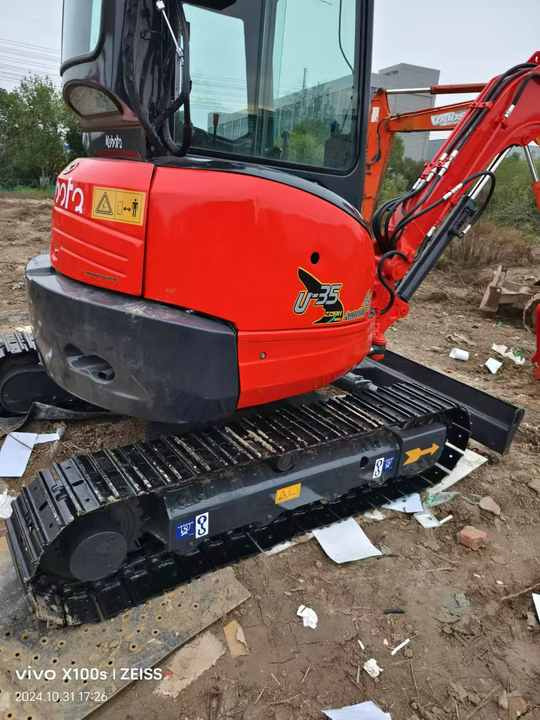3TONS Good Quality Used Kubota U35 Hydraulic Excavator Used U25 U35 Mini Mxcavator Used Small Digger Kubota U35 - Міні-екскаватор: фото 4 3TONS Good Quality Used Kubota U35 Hydraulic Excavator Used U25 U35 Mini Mxcavator Used Small Digger Kubota U35 - Міні-екскаватор: фото 4