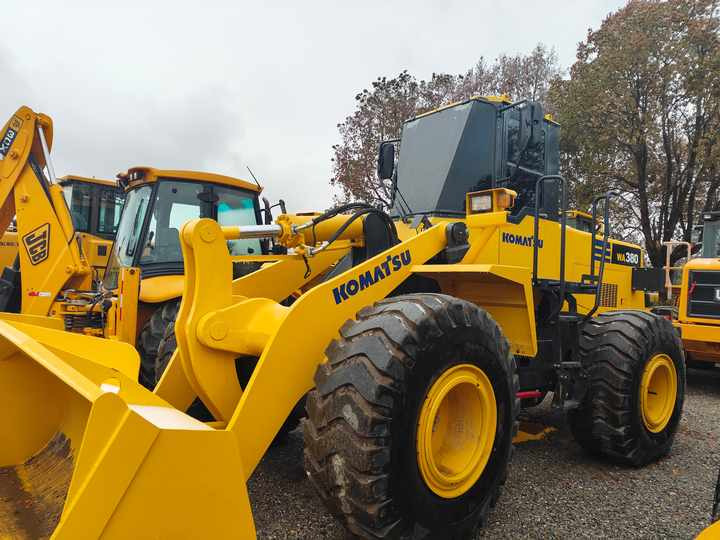 Certified Pre-Owned Komatsu WA380-3 | Heavy-Duty Loader for Mining/ Construction - Price Negotiable! - Колісний навантажувач: фото 3 Certified Pre-Owned Komatsu WA380-3 | Heavy-Duty Loader for Mining/ Construction - Price Negotiable! - Колісний навантажувач: фото 3