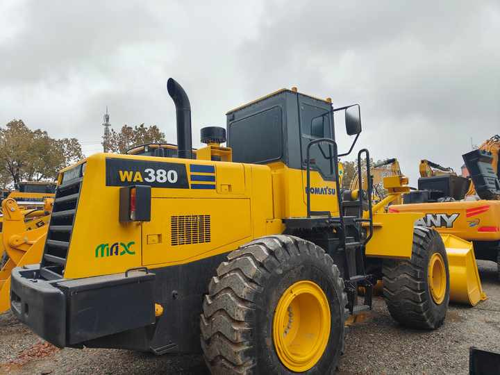 Certified Pre-Owned Komatsu WA380-3 | Heavy-Duty Loader for Mining/ Construction - Price Negotiable! - Колісний навантажувач: фото 2 Certified Pre-Owned Komatsu WA380-3 | Heavy-Duty Loader for Mining/ Construction - Price Negotiable! - Колісний навантажувач: фото 2