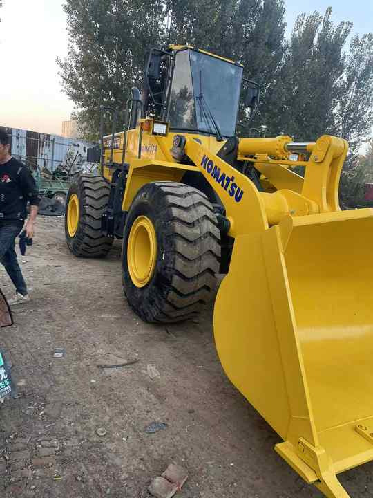 Certified Pre-Owned Komatsu WA380-3 | Heavy-Duty Loader for Mining/ Construction - Price Negotiable! - Колісний навантажувач: фото 3 Certified Pre-Owned Komatsu WA380-3 | Heavy-Duty Loader for Mining/ Construction - Price Negotiable! - Колісний навантажувач: фото 3