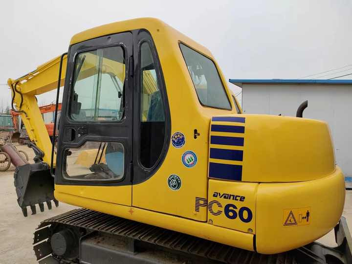 Cheap Used Komatsu PC60-7 Crawler Excavator with High Efficiency Used Heavy Machinery Komatsu P60-7 Digger Cheap for Sale - Гусеничний екскаватор: фото 2 Cheap Used Komatsu PC60-7 Crawler Excavator with High Efficiency Used Heavy Machinery Komatsu P60-7 Digger Cheap for Sale - Гусеничний екскаватор: фото 2