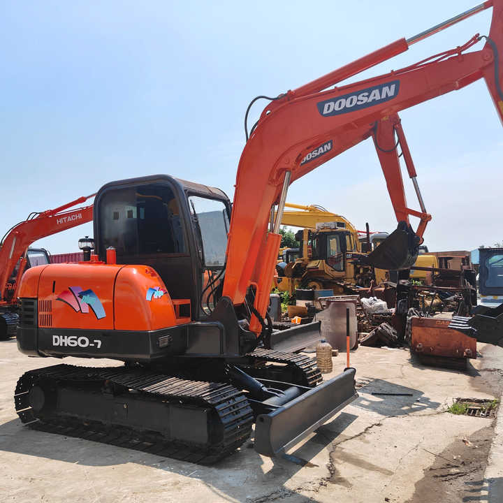 Original Second-hand Doosan DH60-7 Excavator Is in Good Condition Strong and Simple Maintenance - Гусеничний екскаватор: фото 1 Original Second-hand Doosan DH60-7 Excavator Is in Good Condition Strong and Simple Maintenance - Гусеничний екскаватор: фото 1