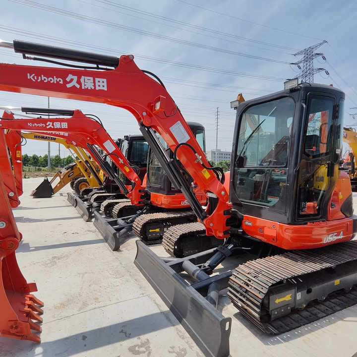 Perfect Condition Kubota U55-4 Japan Brand Mini Excavator with Pusher for Sale 90% Brand New Mini Kubota U25 35 55 5tons - Міні-екскаватор: фото 1 Perfect Condition Kubota U55-4 Japan Brand Mini Excavator with Pusher for Sale 90% Brand New Mini Kubota U25 35 55 5tons - Міні-екскаватор: фото 1