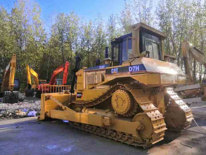 Second Hand Caterpillar CAT D7H D7G D7R Bulldozer, Used CAT D7H Japan Import in Good Condition - Бульдозер: фото 3 Second Hand Caterpillar CAT D7H D7G D7R Bulldozer, Used CAT D7H Japan Import in Good Condition - Бульдозер: фото 3