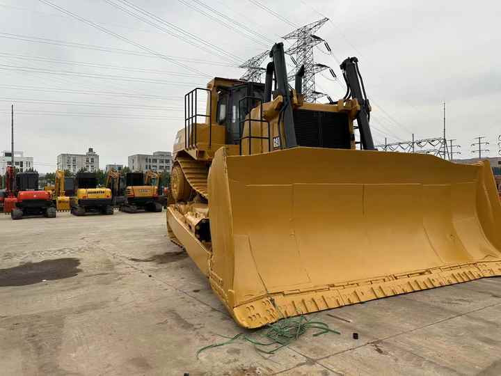 USED ORIGINAL CAT D10r Large Bulldozer for Sale Spot Cat D10 Bulldozer Cat D5 D6 D7 D10 Bulldozer in China - Бульдозер: фото 3 USED ORIGINAL CAT D10r Large Bulldozer for Sale Spot Cat D10 Bulldozer Cat D5 D6 D7 D10 Bulldozer in China - Бульдозер: фото 3