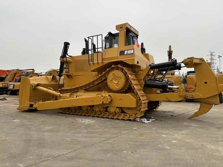 USED ORIGINAL CAT D10r Large Bulldozer for Sale Spot Cat D10 Bulldozer Cat D5 D6 D7 D10 Bulldozer in China - Бульдозер: фото 4 USED ORIGINAL CAT D10r Large Bulldozer for Sale Spot Cat D10 Bulldozer Cat D5 D6 D7 D10 Bulldozer in China - Бульдозер: фото 4