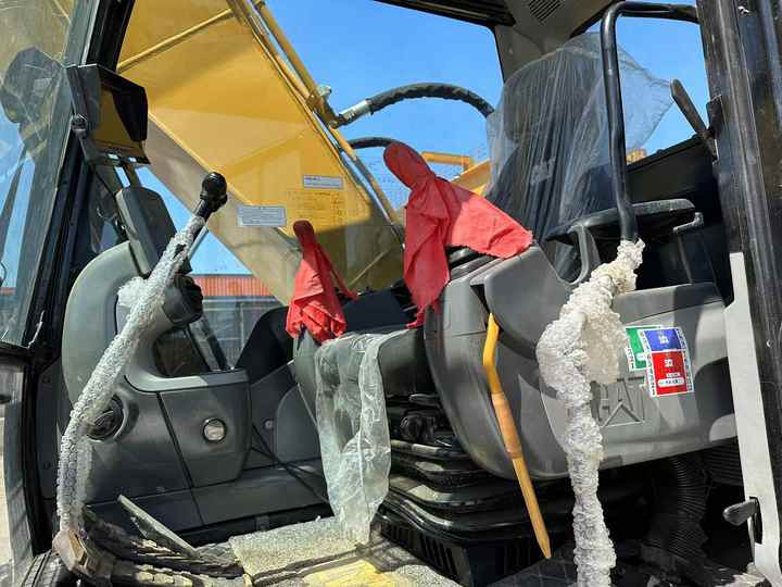 Used Cat 320 Excavator - Гусеничний екскаватор: фото 2 Used Cat 320 Excavator - Гусеничний екскаватор: фото 2