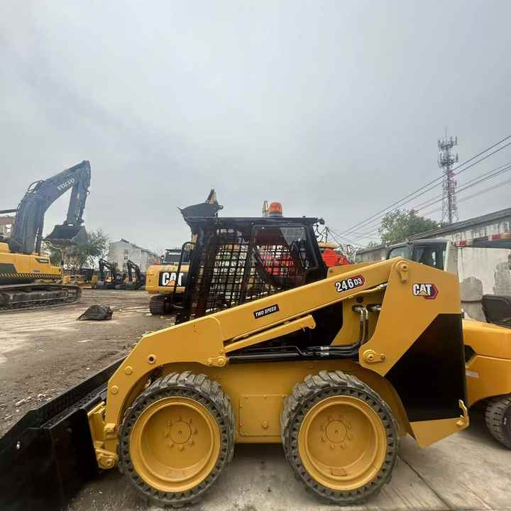Used Cat246D2 New Model Skid Steer Second Hand Machine Popular Brand Japan Hydraulic Machinery - Міні-навантажувач: фото 2 Used Cat246D2 New Model Skid Steer Second Hand Machine Popular Brand Japan Hydraulic Machinery - Міні-навантажувач: фото 2