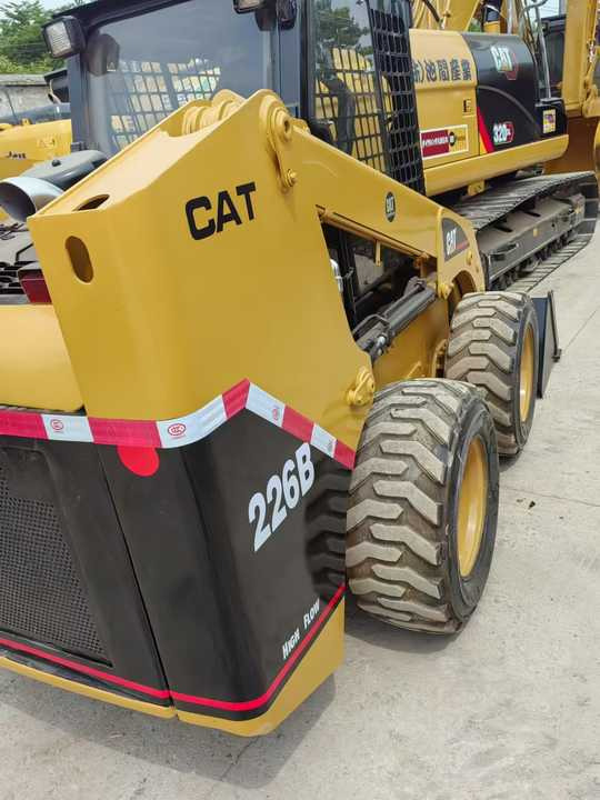 Used Caterpillar 226b Skid Steer with Excellent Performance on Sale Road Working Equipment - Міні-навантажувач: фото 4 Used Caterpillar 226b Skid Steer with Excellent Performance on Sale Road Working Equipment - Міні-навантажувач: фото 4