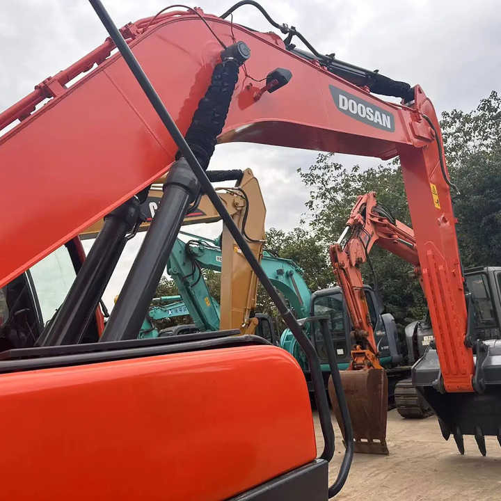 Used Excavator Doosan DX225LC-9 Excavators Mini Equipment Earth Moving Machinery Doosan Digger Excavator for Sale - Гусеничний екскаватор: фото 1 Used Excavator Doosan DX225LC-9 Excavators Mini Equipment Earth Moving Machinery Doosan Digger Excavator for Sale - Гусеничний екскаватор: фото 1