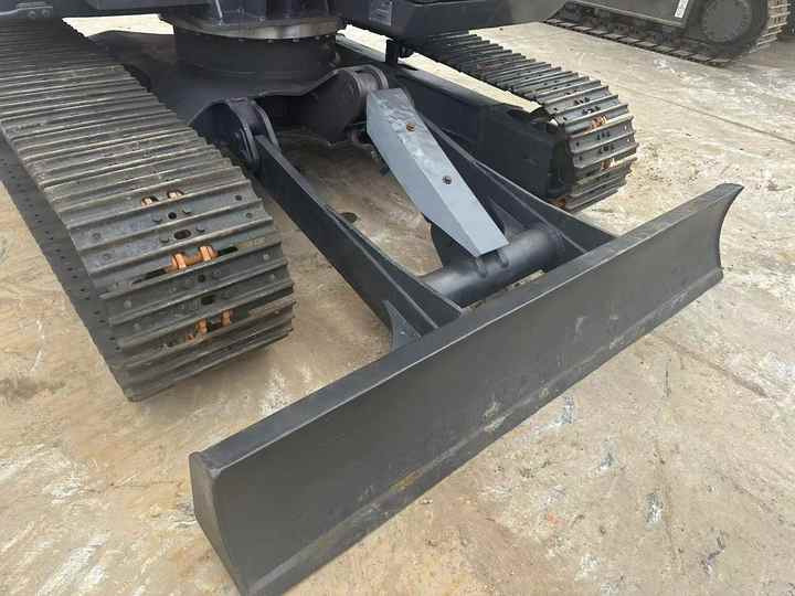 Used Hitachi Excavator ZX70 7ton Japan Import Second Hand Small Crawler ZX70 Excavator for Sale - Гусеничний екскаватор: фото 5 Used Hitachi Excavator ZX70 7ton Japan Import Second Hand Small Crawler ZX70 Excavator for Sale - Гусеничний екскаватор: фото 5
