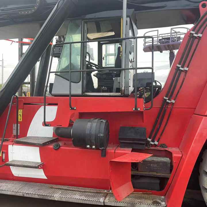 Used KALMAR DRF450-60S5 Port Reach Stacker Container Dedicated 45t - Річстакер: фото 5 Used KALMAR DRF450-60S5 Port Reach Stacker Container Dedicated 45t - Річстакер: фото 5