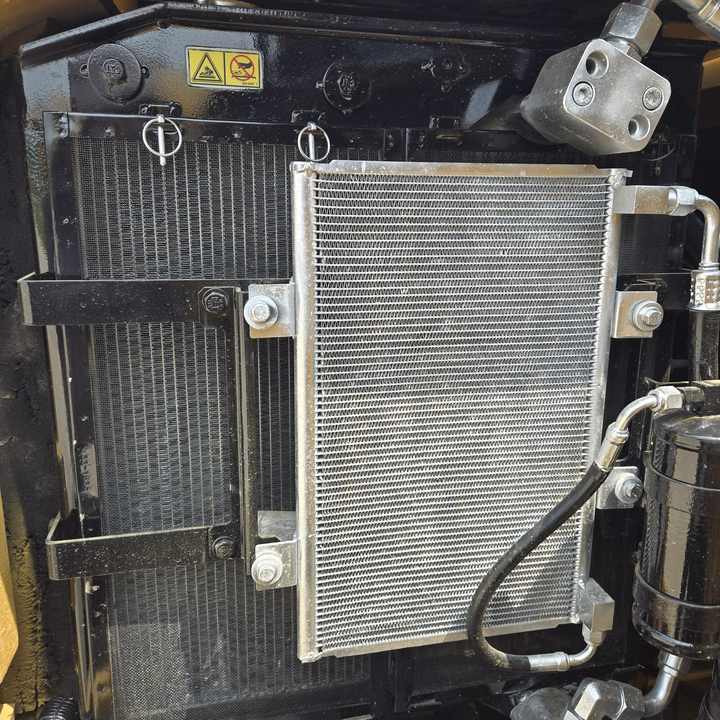 Гусеничний екскаватор Used Mini Engineering Machinery Hot Sale CAT305 Model Good Condition Used Caterpillar CAT305 5TON Excavator CAT 303 305 306 307 [ Copy ]: фото 6