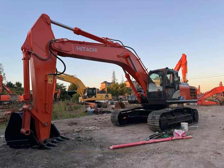 Used Original Japan Brand Hitachi Zx350-5 Excavator for Sale Hitachi Zx200 350 Excavator - Гусеничний екскаватор: фото 4 Used Original Japan Brand Hitachi Zx350-5 Excavator for Sale Hitachi Zx200 350 Excavator - Гусеничний екскаватор: фото 4
