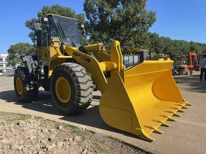 Used komatsu Wa320-5 Wheel Loader Second Hand Machine Popular Brand komatsu Hydraulic Machinery - Колісний навантажувач: фото 3 Used komatsu Wa320-5 Wheel Loader Second Hand Machine Popular Brand komatsu Hydraulic Machinery - Колісний навантажувач: фото 3