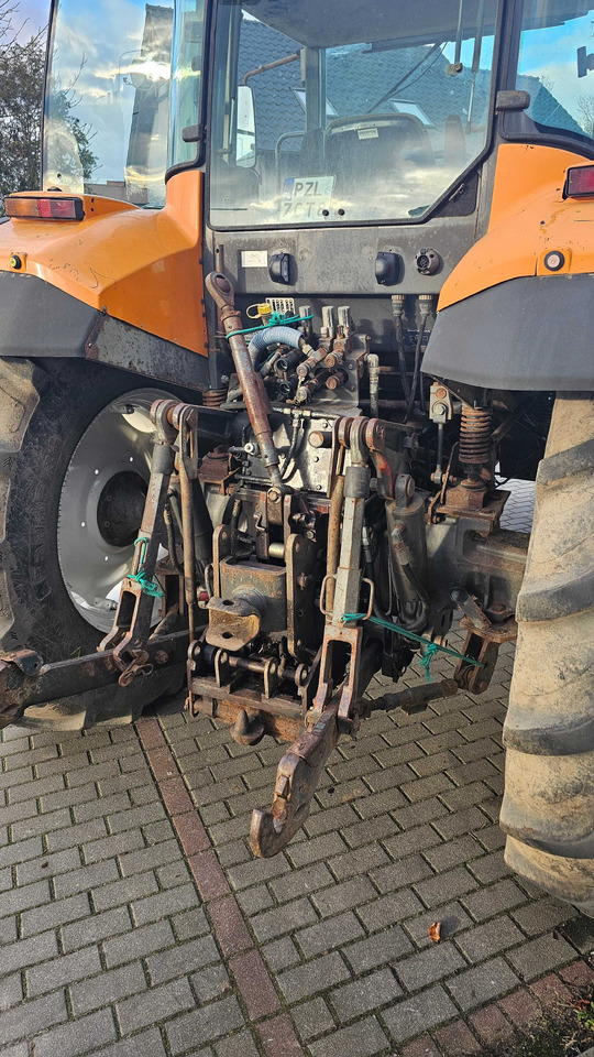 Renault Ares 710 RZ przedni tuz klimatyzacja - Трактор: фото 5 Renault Ares 710 RZ przedni tuz klimatyzacja - Трактор: фото 5