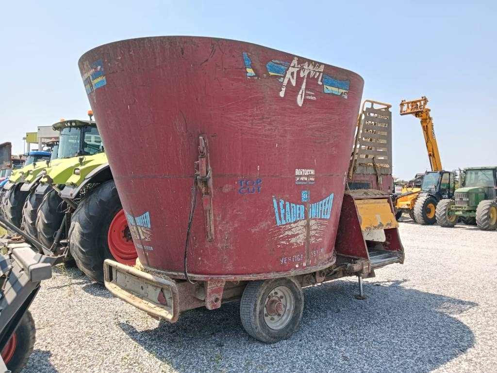 AGM W14 MC - Кормороздавач: фото 2 AGM W14 MC - Кормороздавач: фото 2