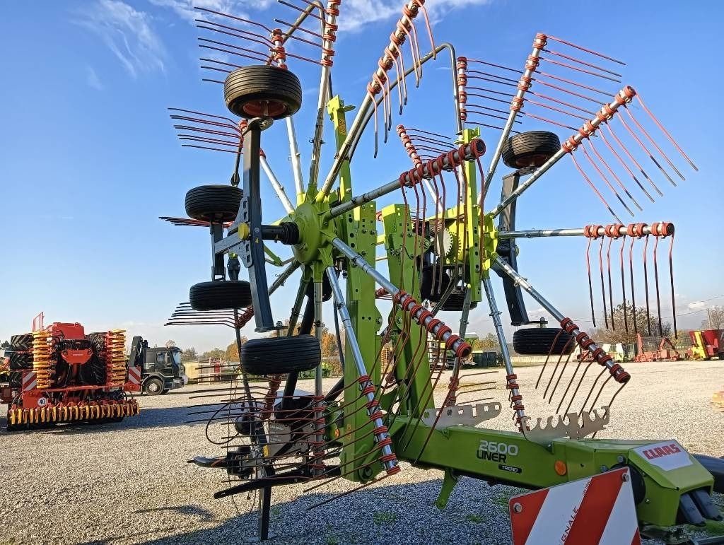 Claas LINER 2600 TREND - Сіноворушилка: фото 2 Claas LINER 2600 TREND - Сіноворушилка: фото 2