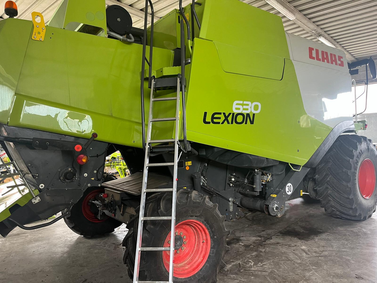 Claas Lexion 630 Montana - Зернозбиральний комбайн: фото 4 Claas Lexion 630 Montana - Зернозбиральний комбайн: фото 4