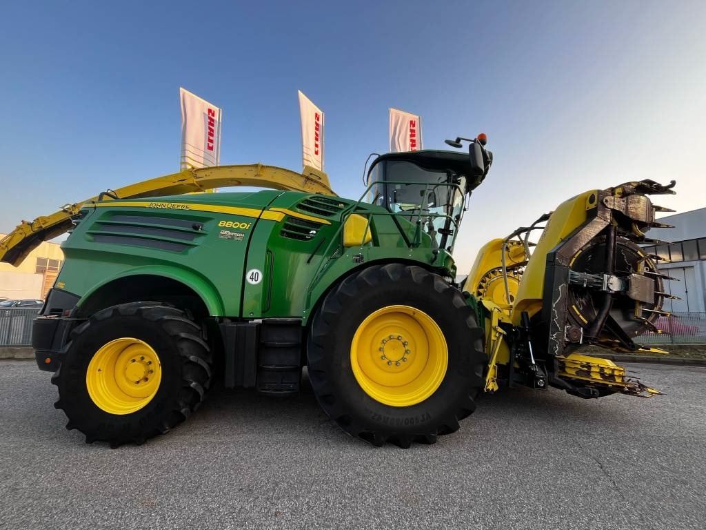 John Deere 8800 - Кормозбиральний комбайн: фото 1 John Deere 8800 - Кормозбиральний комбайн: фото 1