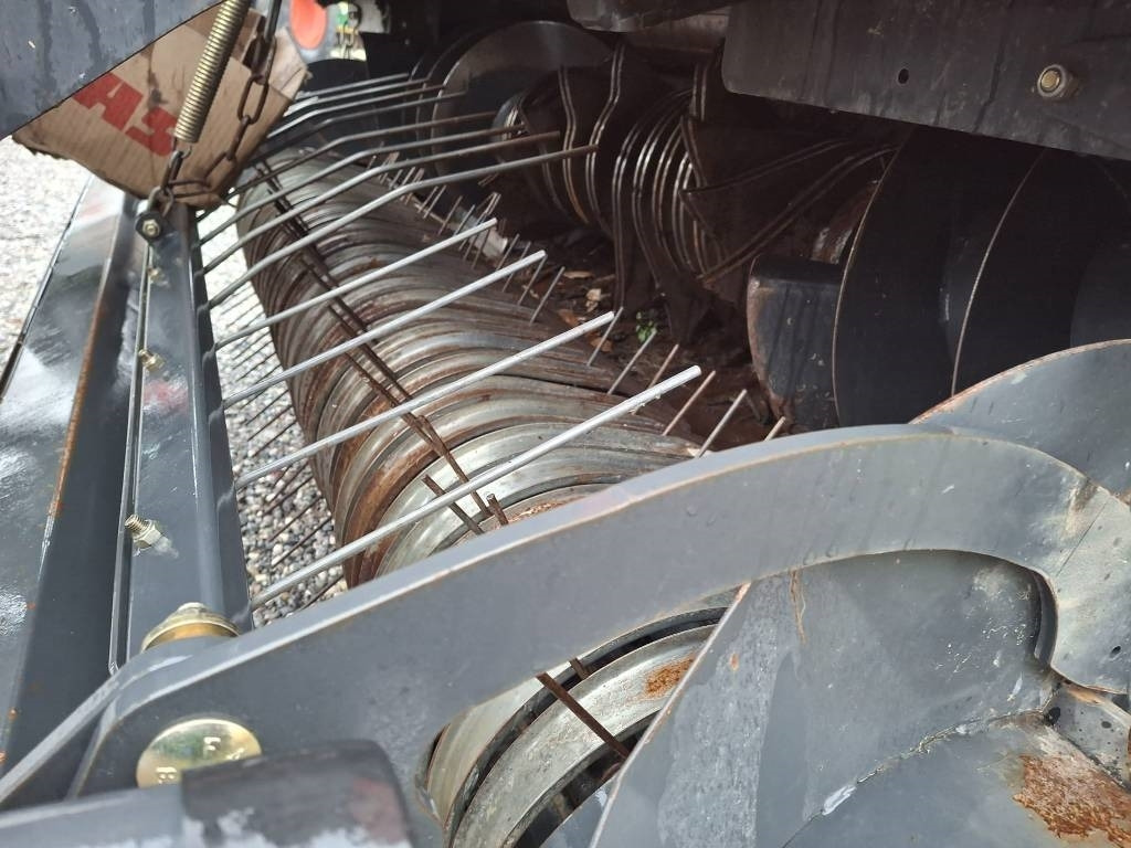 Kuhn VB 2160 - Прес-підбирач рулонний: фото 5 Kuhn VB 2160 - Прес-підбирач рулонний: фото 5