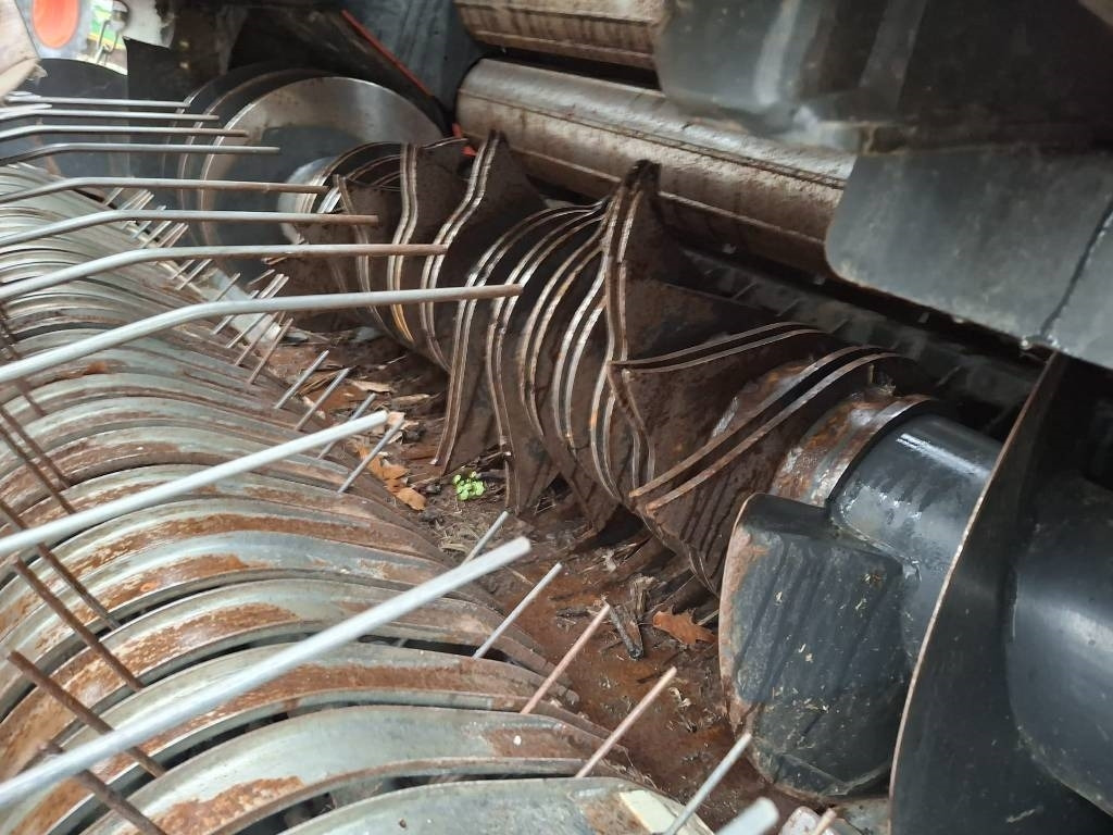 Kuhn VB 2160 - Прес-підбирач рулонний: фото 4 Kuhn VB 2160 - Прес-підбирач рулонний: фото 4