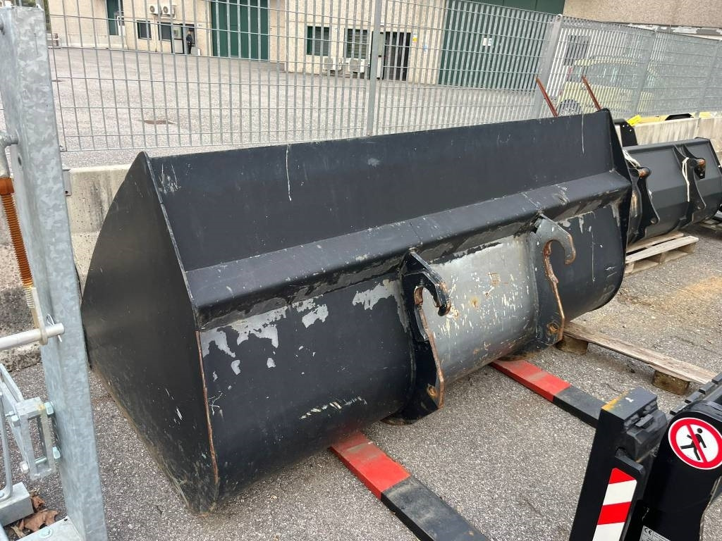 New Holland LM 430 - Навантажувач телескопічний: фото 5 New Holland LM 430 - Навантажувач телескопічний: фото 5