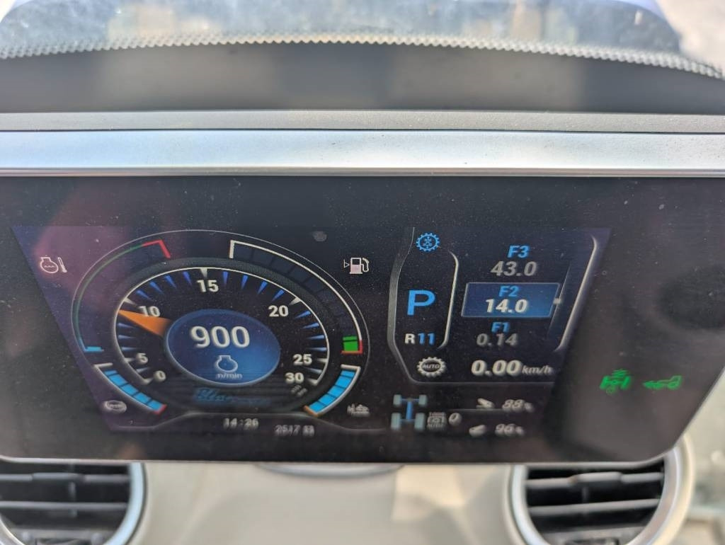 New Holland T 8.380 - Трактор: фото 3 New Holland T 8.380 - Трактор: фото 3