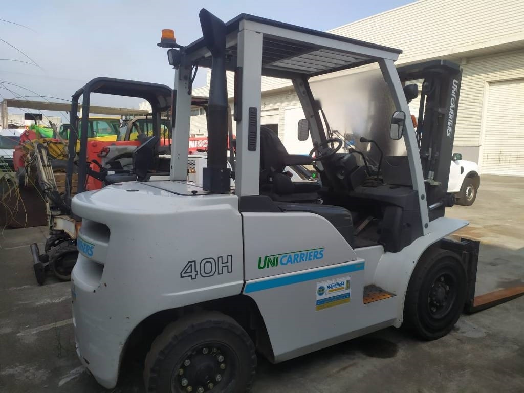 UniCarriers D1F4A40Q - Дизельний навантажувач: фото 2 UniCarriers D1F4A40Q - Дизельний навантажувач: фото 2