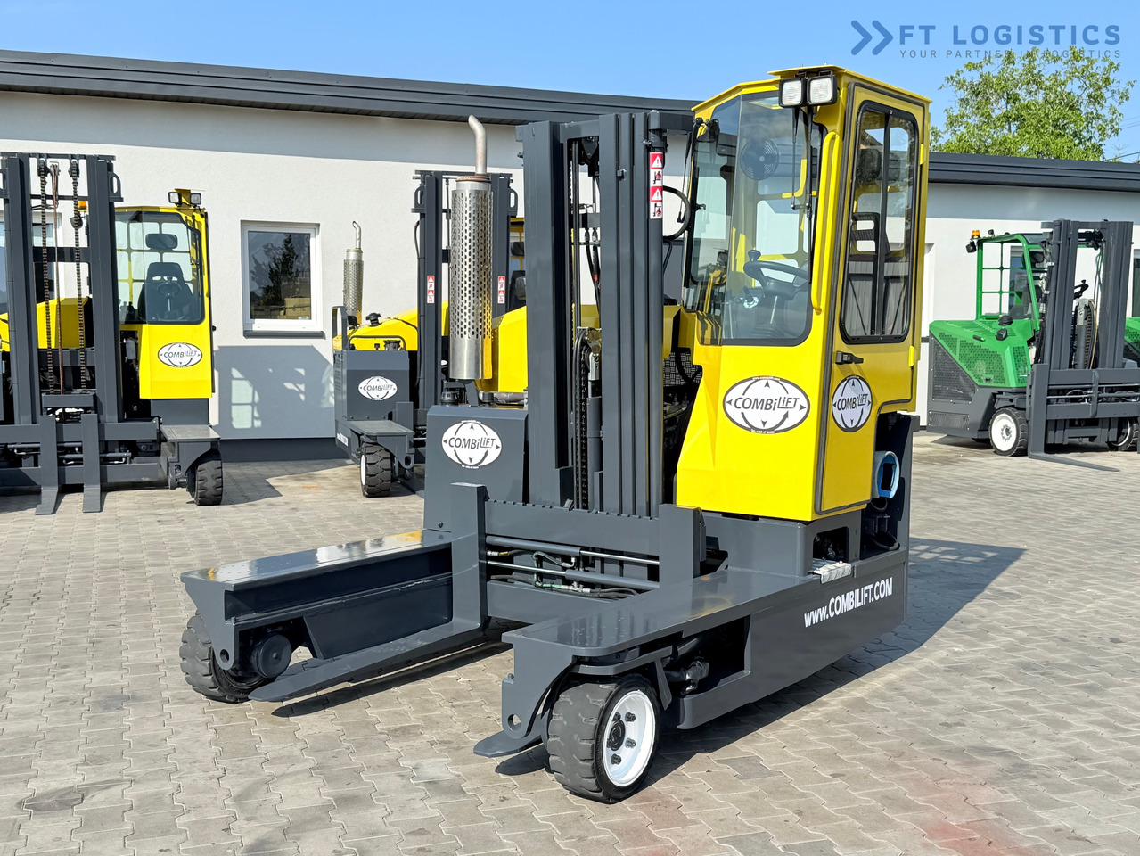 COMBILIFT C3000 / GAS / TRIPLEX - 4900MM / ONLY 1537 HOURS / FORK POSITIONER / CABIN / LIKE NEW - Чотириходовий річ-трак: фото 1 COMBILIFT C3000 / GAS / TRIPLEX - 4900MM / ONLY 1537 HOURS / FORK POSITIONER / CABIN / LIKE NEW - Чотириходовий річ-трак: фото 1