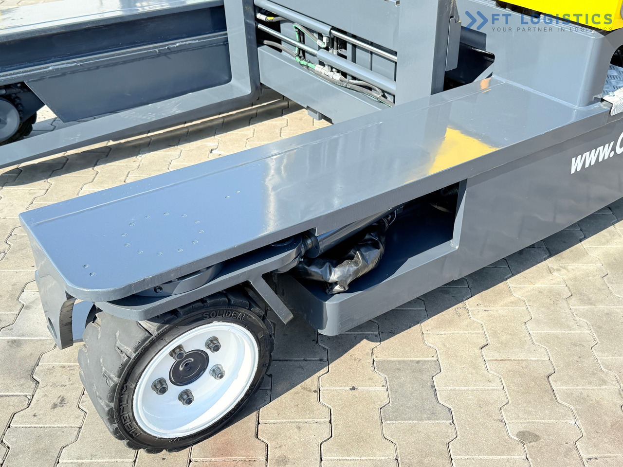 COMBILIFT C3000 / GAS / TRIPLEX - 4900MM / ONLY 1537 HOURS / FORK POSITIONER / CABIN / LIKE NEW - Чотириходовий річ-трак: фото 4 COMBILIFT C3000 / GAS / TRIPLEX - 4900MM / ONLY 1537 HOURS / FORK POSITIONER / CABIN / LIKE NEW - Чотириходовий річ-трак: фото 4