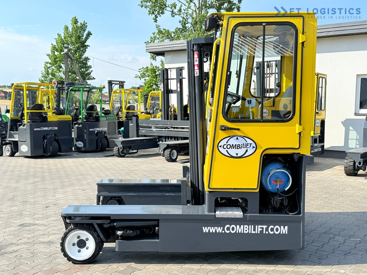 COMBILIFT C3000 / GAS / TRIPLEX - 4900MM / ONLY 1537 HOURS / FORK POSITIONER / CABIN / LIKE NEW - Чотириходовий річ-трак: фото 3 COMBILIFT C3000 / GAS / TRIPLEX - 4900MM / ONLY 1537 HOURS / FORK POSITIONER / CABIN / LIKE NEW - Чотириходовий річ-трак: фото 3