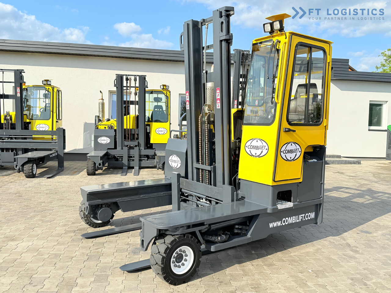 COMBILIFT C4000 / DIESEL / DUPLEX - 4100MM / FORK POSITIONER / ONLY 2951 MTH / LIKE NEW - Чотириходовий річ-трак: фото 1 COMBILIFT C4000 / DIESEL / DUPLEX - 4100MM / FORK POSITIONER / ONLY 2951 MTH / LIKE NEW - Чотириходовий річ-трак: фото 1