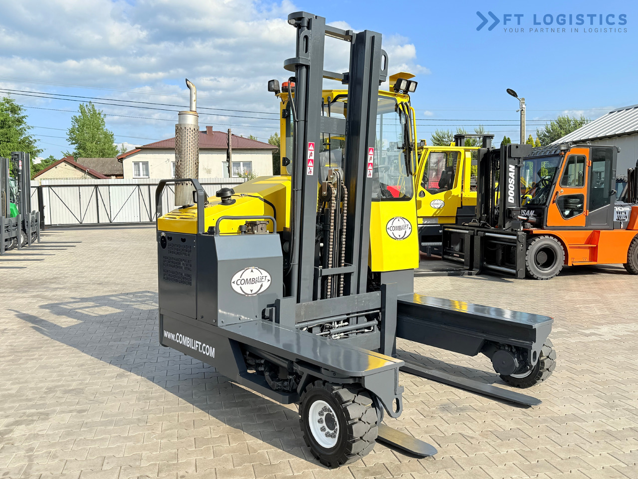 COMBILIFT C4000 / DIESEL / DUPLEX - 4100MM / FORK POSITIONER / ONLY 2951 MTH / LIKE NEW - Чотириходовий річ-трак: фото 5 COMBILIFT C4000 / DIESEL / DUPLEX - 4100MM / FORK POSITIONER / ONLY 2951 MTH / LIKE NEW - Чотириходовий річ-трак: фото 5