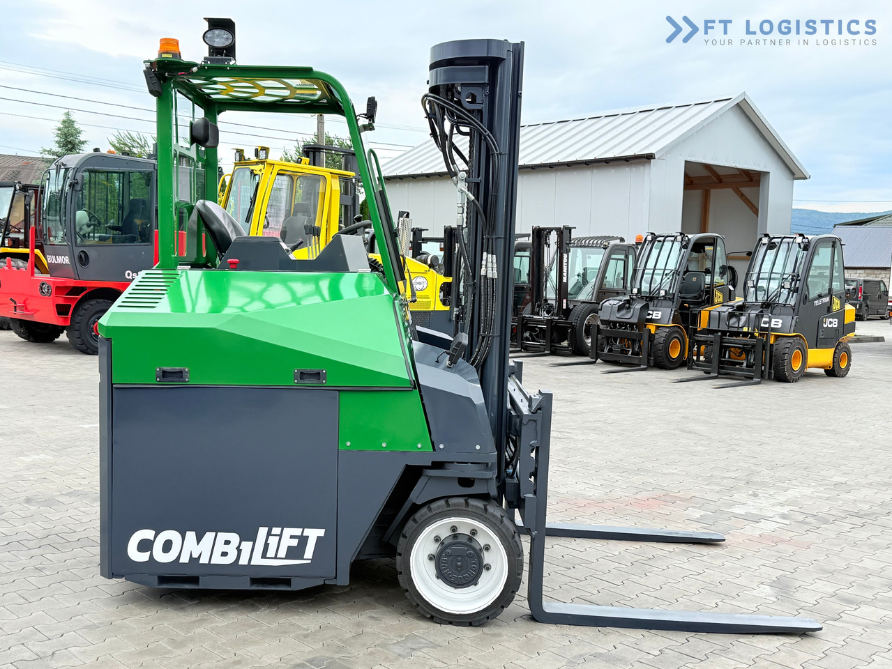 COMBILIFT Combilift CBE4000 / TRIPLEX 5200MM / ELECTRIC / FREE LIFT / FORK POSITIONER / SIDESHIFT / LIKE NEW - Чотириходовий річ-трак: фото 3 COMBILIFT Combilift CBE4000 / TRIPLEX 5200MM / ELECTRIC / FREE LIFT / FORK POSITIONER / SIDESHIFT / LIKE NEW - Чотириходовий річ-трак: фото 3