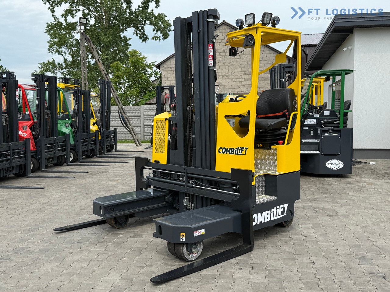 COMBILIFT MR / ELECTRIC / TRIPLEX – 6000MM / FULL FREE LIFT / WIDE POSITIONER / FORK SIDESHIFT / ONLY 1400 HOURS / LIKE NEW - Чотириходовий річ-трак: фото 1 COMBILIFT MR / ELECTRIC / TRIPLEX – 6000MM / FULL FREE LIFT / WIDE POSITIONER / FORK SIDESHIFT / ONLY 1400 HOURS / LIKE NEW - Чотириходовий річ-трак: фото 1
