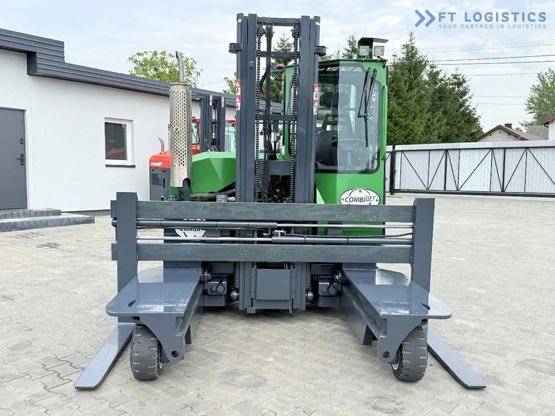 Combilift C3000 / DIESEL / DUPLEX - 4000MM / WIDE FORK POSITIONER 2700MM / FULL HEATED CABIN / ONLY 6905H / CONDITION - LIKE NEW! C3000 / - Чотириходовий річ-трак: фото 4 Combilift C3000 / DIESEL / DUPLEX - 4000MM / WIDE FORK POSITIONER 2700MM / FULL HEATED CABIN / ONLY 6905H / CONDITION - LIKE NEW! C3000 / - Чотириходовий річ-трак: фото 4