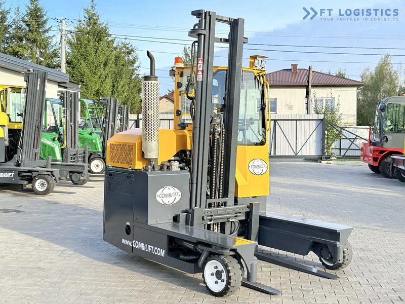 Combilift C3000 / GAS / DUPLEX 4500MM / ONLY 3096 HOURS / FORK SIDE SHIFT / FULL CABIN / EXCELLENT CONDITION / Wide range of four-way and - Чотириходовий річ-трак: фото 5 Combilift C3000 / GAS / DUPLEX 4500MM / ONLY 3096 HOURS / FORK SIDE SHIFT / FULL CABIN / EXCELLENT CONDITION / Wide range of four-way and - Чотириходовий річ-трак: фото 5