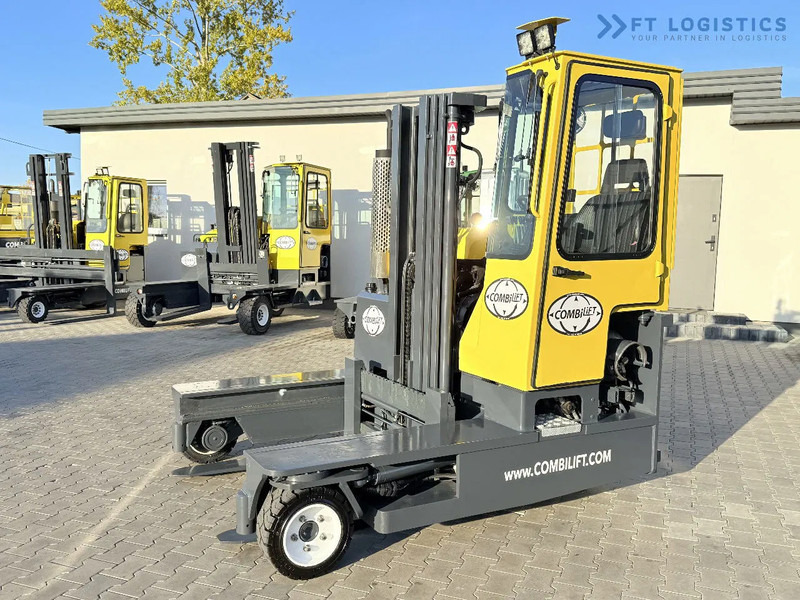 Combilift C3000 / GAS / TRIPLEX 4900MM / FREE LIFT / FORK POSITIONER / FULL CABIN / EXCELLENT CONDITION / Wide range of four-way and side - Чотириходовий річ-трак: фото 2 Combilift C3000 / GAS / TRIPLEX 4900MM / FREE LIFT / FORK POSITIONER / FULL CABIN / EXCELLENT CONDITION / Wide range of four-way and side - Чотириходовий річ-трак: фото 2