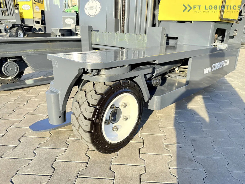 Combilift C3000 / GAS / TRIPLEX 4900MM / FREE LIFT / FORK POSITIONER / FULL CABIN / EXCELLENT CONDITION / Wide range of four-way and side - Чотириходовий річ-трак: фото 4 Combilift C3000 / GAS / TRIPLEX 4900MM / FREE LIFT / FORK POSITIONER / FULL CABIN / EXCELLENT CONDITION / Wide range of four-way and side - Чотириходовий річ-трак: фото 4