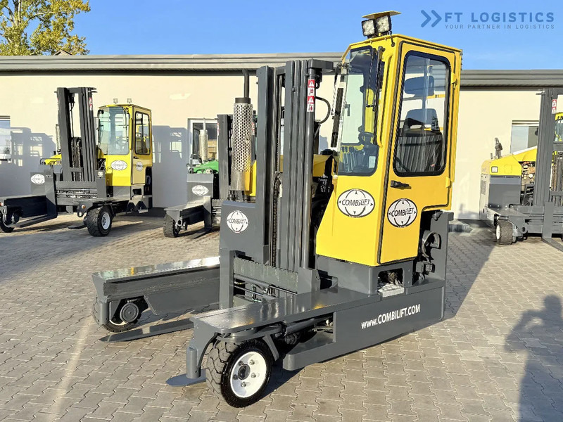 Combilift C3000 / GAS / TRIPLEX 4900MM / FREE LIFT / FORK POSITIONER / FULL CABIN / EXCELLENT CONDITION / Wide range of four-way and side - Чотириходовий річ-трак: фото 3 Combilift C3000 / GAS / TRIPLEX 4900MM / FREE LIFT / FORK POSITIONER / FULL CABIN / EXCELLENT CONDITION / Wide range of four-way and side - Чотириходовий річ-трак: фото 3
