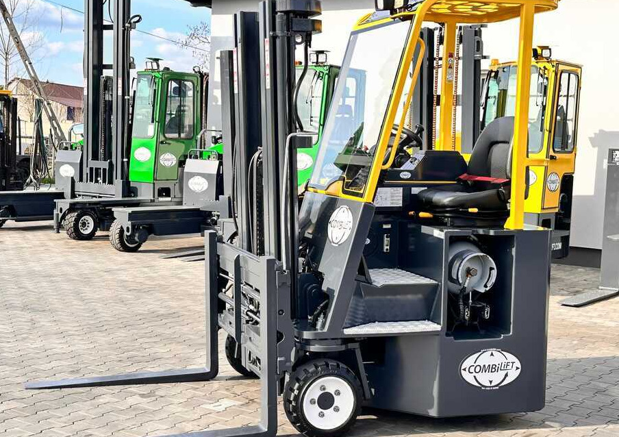 Combilift C3000CB / GAS / TRIPLEX / 4900MM / FREE LIFT / FORK POSITIONER / SIC3000CB / GAS / TRIPLEX / 4900MM / FREE LIFT / FORK POSITIONER / SIDE SHIFT / LIKE NEWDE SHIFT / LIKE NEW - Чотириходовий річ-трак: фото 2 Combilift C3000CB / GAS / TRIPLEX / 4900MM / FREE LIFT / FORK POSITIONER / SIC3000CB / GAS / TRIPLEX / 4900MM / FREE LIFT / FORK POSITIONER / SIDE SHIFT / LIKE NEWDE SHIFT / LIKE NEW - Чотириходовий річ-трак: фото 2