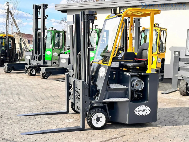 Combilift C3000CB / LPG / TRIPLEX / 4900MM / FREE LIFT / POSITIONER / LIKE NEW C3000CB / LPG / TRIPLEX / 4900MM / FREE LIFT / POSITIONER / - Чотириходовий річ-трак: фото 3 Combilift C3000CB / LPG / TRIPLEX / 4900MM / FREE LIFT / POSITIONER / LIKE NEW C3000CB / LPG / TRIPLEX / 4900MM / FREE LIFT / POSITIONER / - Чотириходовий річ-трак: фото 3