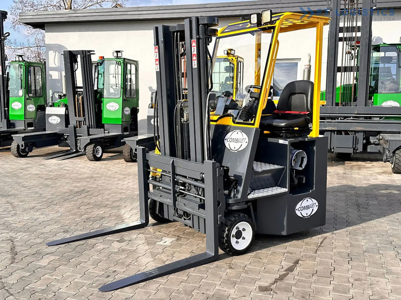 Combilift C3000CB / LPG / TRIPLEX / 4900MM / FREE LIFT / POSITIONER / LIKE NEW C3000CB / LPG / TRIPLEX / 4900MM / FREE LIFT / POSITIONER / - Чотириходовий річ-трак: фото 2 Combilift C3000CB / LPG / TRIPLEX / 4900MM / FREE LIFT / POSITIONER / LIKE NEW C3000CB / LPG / TRIPLEX / 4900MM / FREE LIFT / POSITIONER / - Чотириходовий річ-трак: фото 2